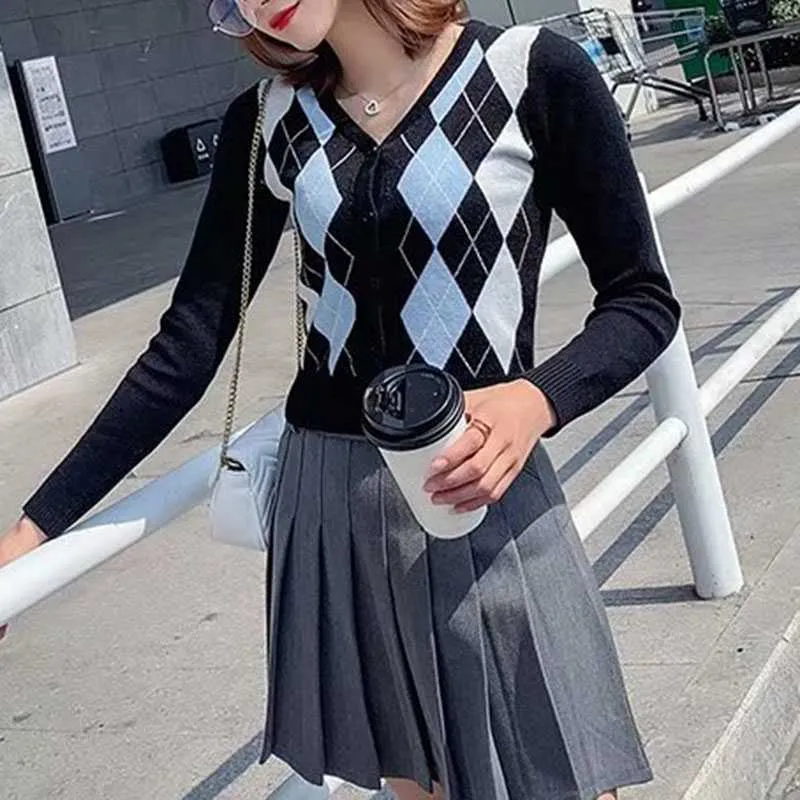 Classic Retro Color block Argyle Print Button Down Sweaters